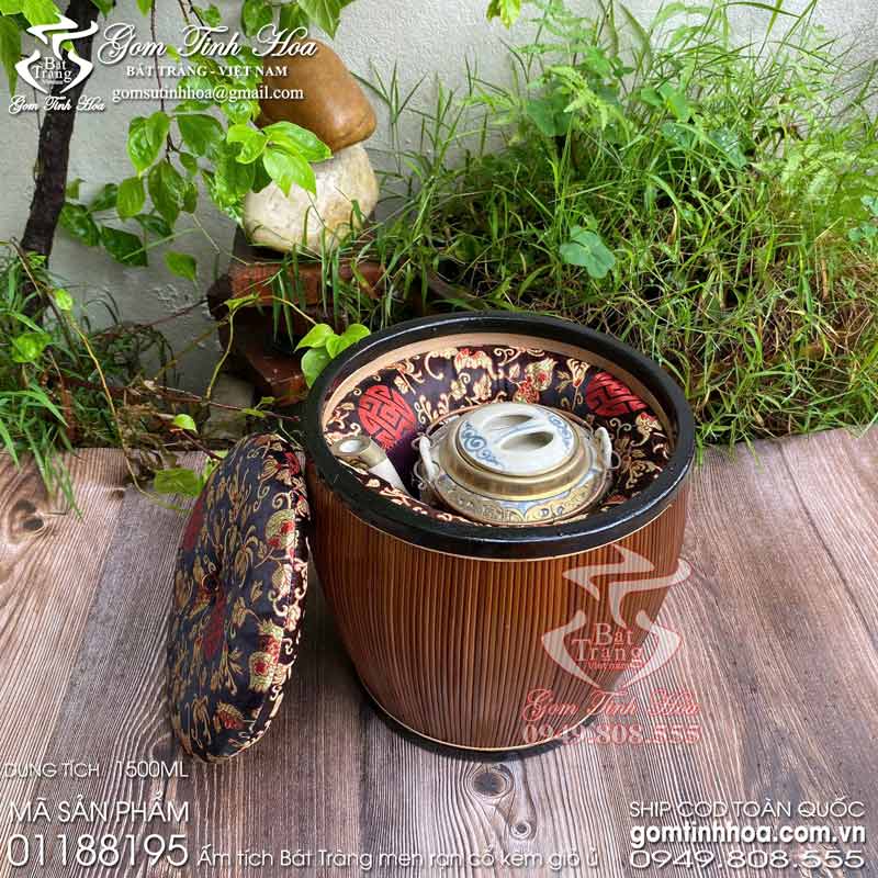 Ấm tích bọc đồng men rạn cổ kèm giỏ ủ ấm tích Bát Tràng Gốm Tinh Hoa Ấm tích 1,5 lít men rạn cổ bọc đồng kèm giỏ ấm Bát Tràng