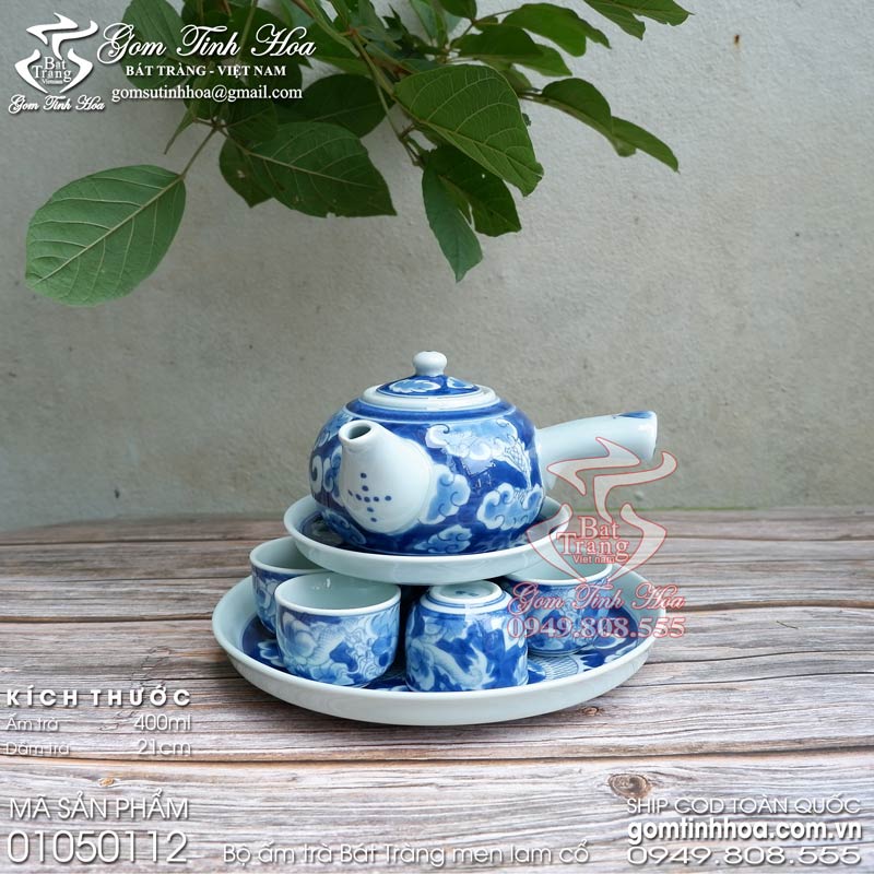 Bộ ấm trà men lam cổ đồ ký kiểu phục chế Gốm Tinh Hoa Bát Tràng Bộ ấm trà Bát Tràng men lam cổ quai ngang khay liền vẽ rồng ẩn