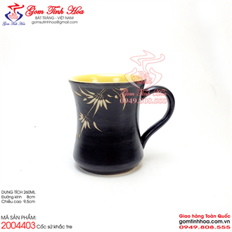 Ly cafe gốm sứ men đen lòng vàng khắc tre