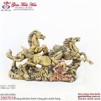 Tượng mã đáo thành công gốm sứ Bát Tràng