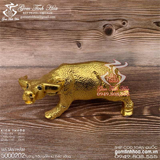 Tượng trâu sứ dát vàng 20cm